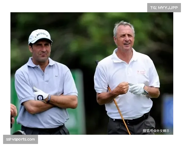 阿贾克斯与赫罗纳体育总监克鲁伊夫展开加盟谈判，今夏合同到期